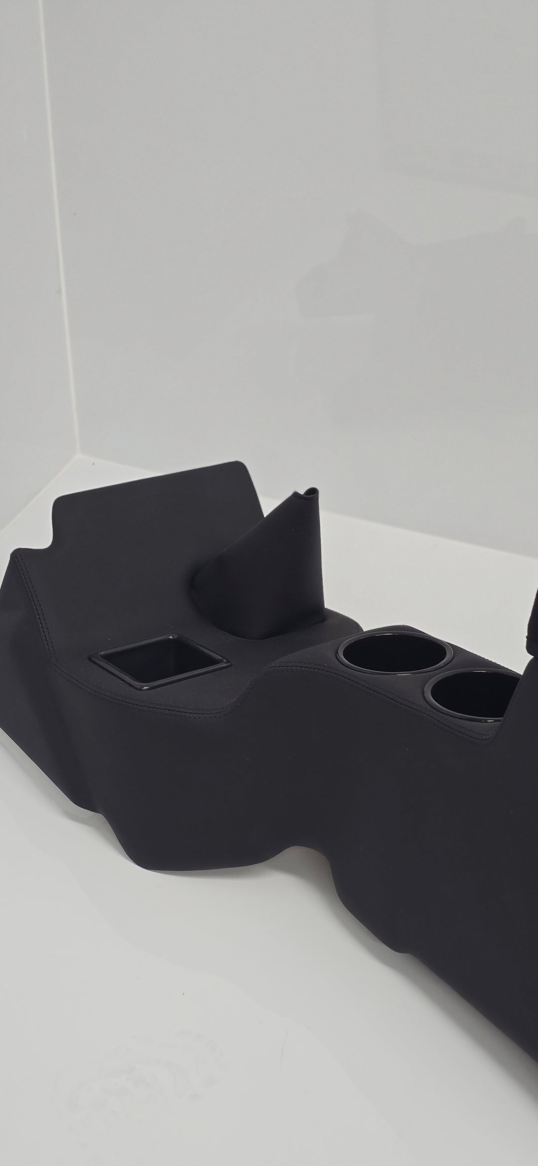 EXDIS#37 – Full Length Floor Console - 79 Series Dual Cab or 76 Series Wagon