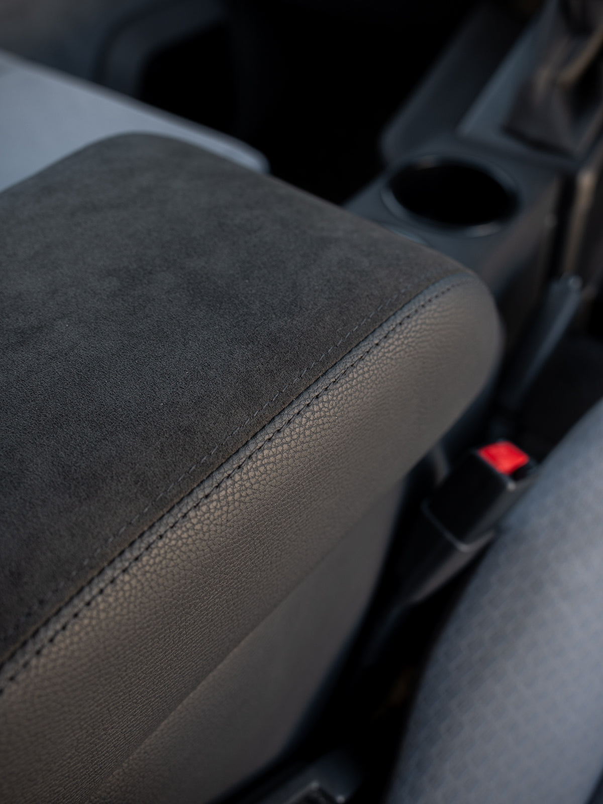 2.8L (1GD) Auto Centre Compartment- 76 Wagon and 79 Dual Cab
