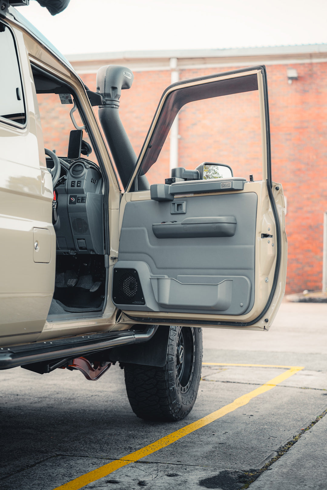 Front 3D Door Trims with Premium Speaker Door Pods