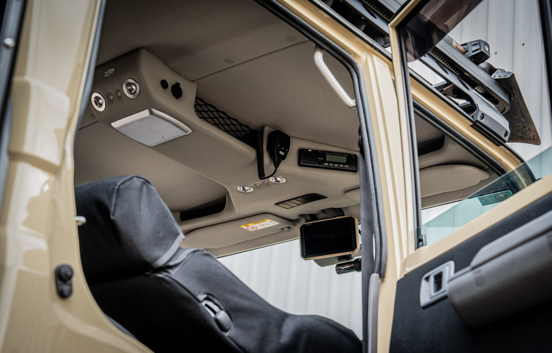 T-Shape Roof Console with (6) Rocker Switch Panel